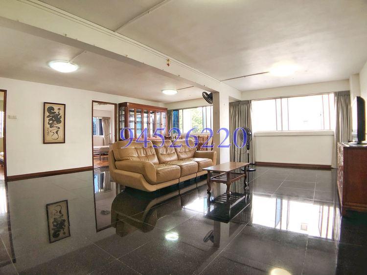 Woodlands Street 83 thumbnail photo
